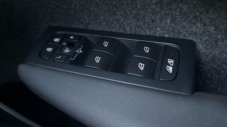 Volvo XC40 2.0 B3P Core 5dr Auto Petrol Estate